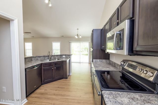 1017 Bally Bunion Lane, Burgaw, NC 28425
