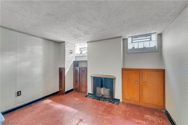 4456 W 57th Street, Cleveland, OH 44144