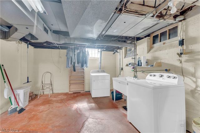 4456 W 57th Street, Cleveland, OH 44144