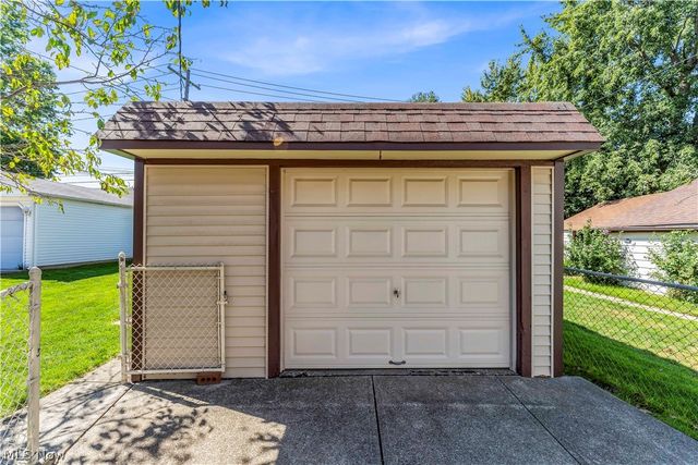 4456 W 57th Street, Cleveland, OH 44144