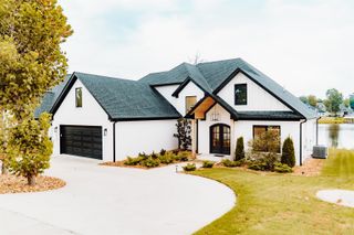 7702 S Shoreline Boulevard, Benton, AR 72019