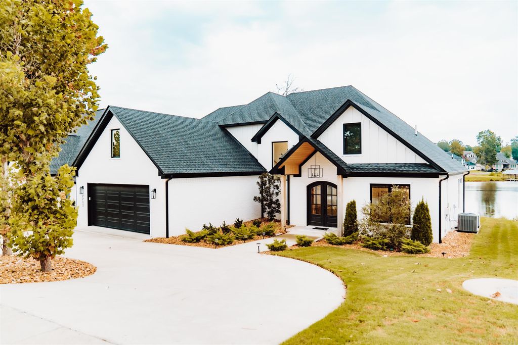 7702 S Shoreline Boulevard, Benton, AR 72019