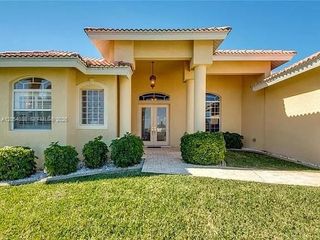 5346 Bayshore Avenue, Cape Coral, FL 33904