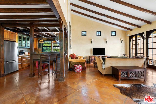 667 Santa Clara Avenue, Venice (los Angeles), CA 90291