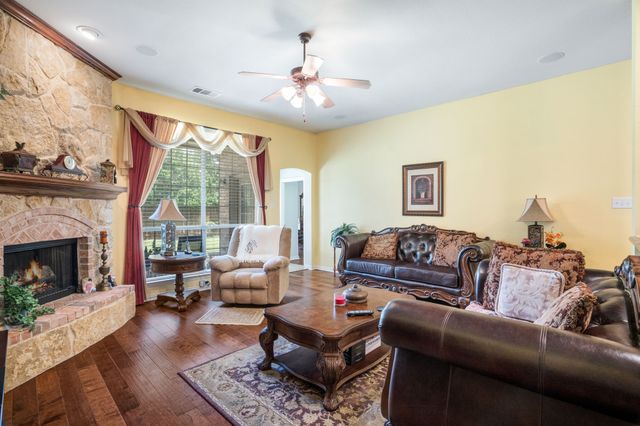 1141 Mission Lane, Lantana, TX 76226