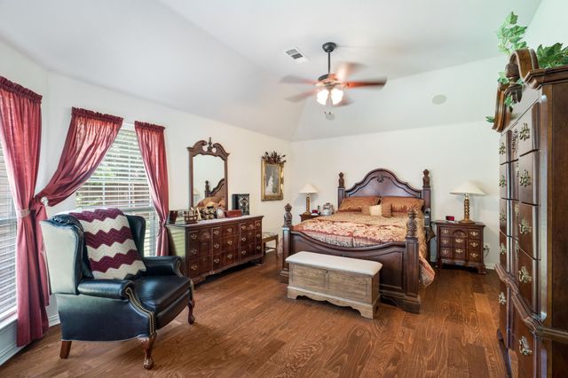 1141 Mission Lane, Lantana, TX 76226