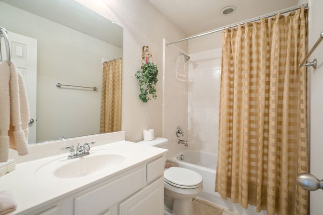 1141 Mission Lane, Lantana, TX 76226