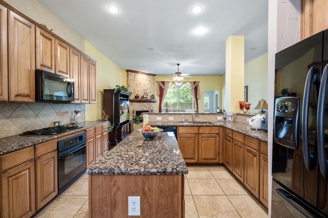 1141 Mission Lane, Lantana, TX 76226