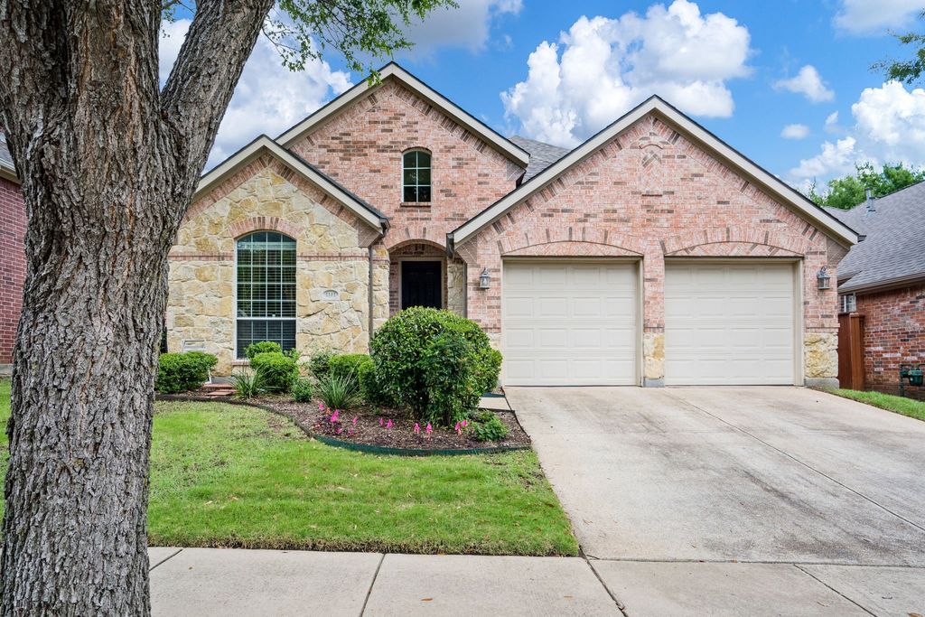 1141 Mission Lane, Lantana, TX 76226