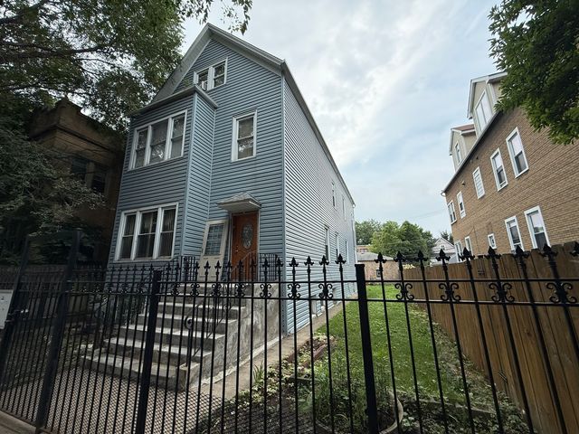 2826 N Rockwell Street, Chicago, IL 60618