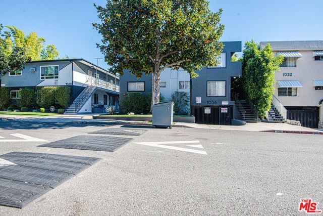 1036 N Genesee Avenue, West Hollywood, CA 90046