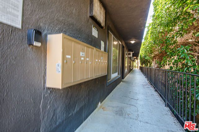 1036 N Genesee Avenue, West Hollywood, CA 90046