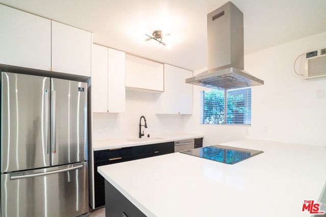 1036 N Genesee Avenue, West Hollywood, CA 90046