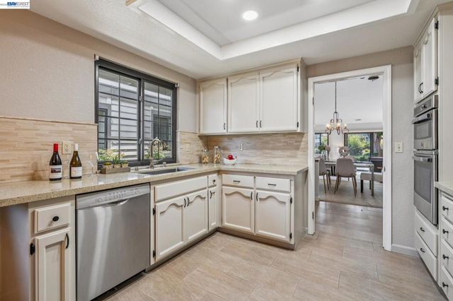 106 Purcell Dr, Alameda, CA 94502