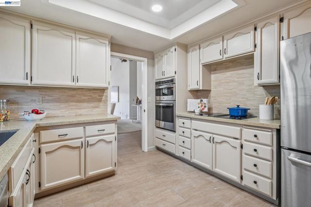 106 Purcell Dr, Alameda, CA 94502