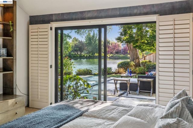 106 Purcell Dr, Alameda, CA 94502