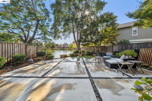 106 Purcell Dr, Alameda, CA 94502