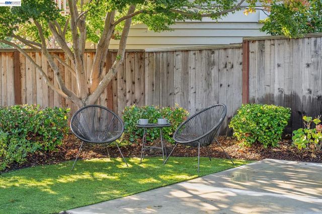 106 Purcell Dr, Alameda, CA 94502