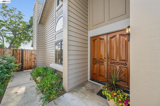 106 Purcell Dr, Alameda, CA 94502