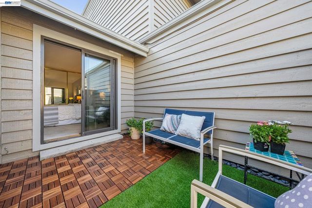 106 Purcell Dr, Alameda, CA 94502