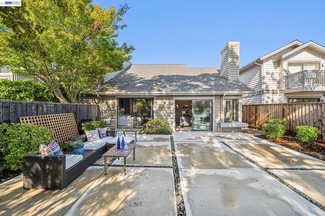 106 Purcell Dr, Alameda, CA 94502