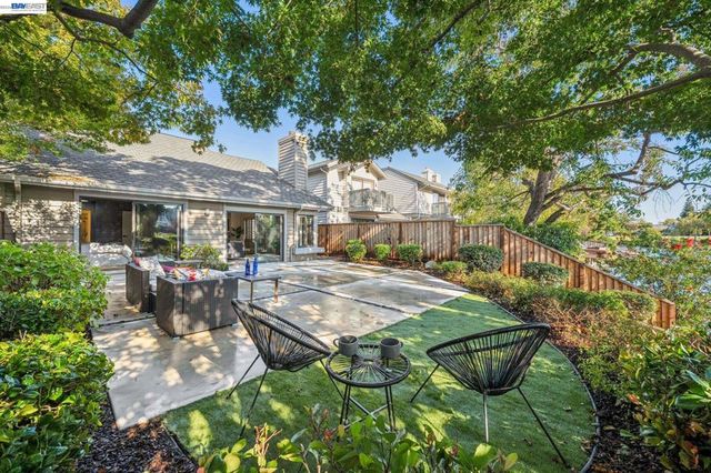 106 Purcell Dr, Alameda, CA 94502