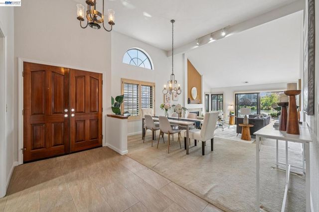 106 Purcell Dr, Alameda, CA 94502