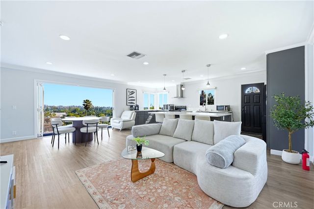 334 Anita Drive, Pasadena, CA 91105