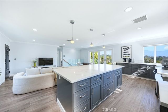 334 Anita Drive, Pasadena, CA 91105