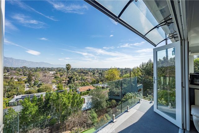334 Anita Drive, Pasadena, CA 91105