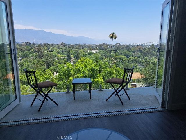 334 Anita Drive, Pasadena, CA 91105