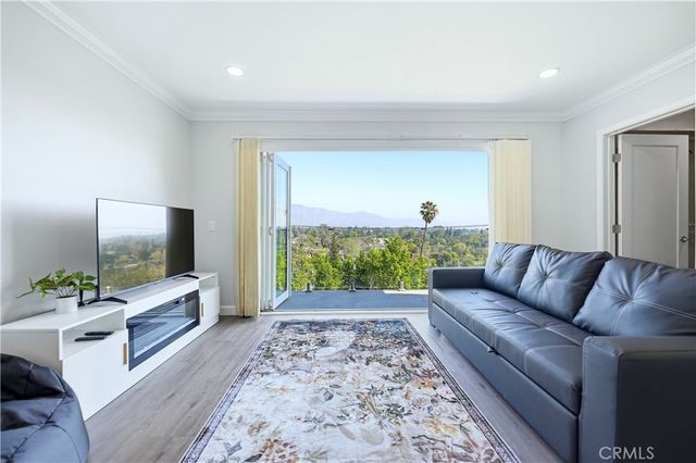 334 Anita Drive, Pasadena, CA 91105