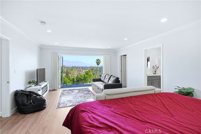 334 Anita Drive, Pasadena, CA 91105