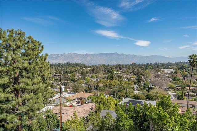 334 Anita Drive, Pasadena, CA 91105
