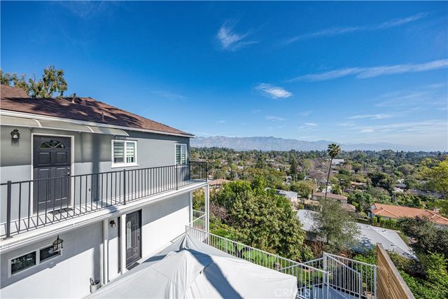 334 Anita Drive, Pasadena, CA 91105