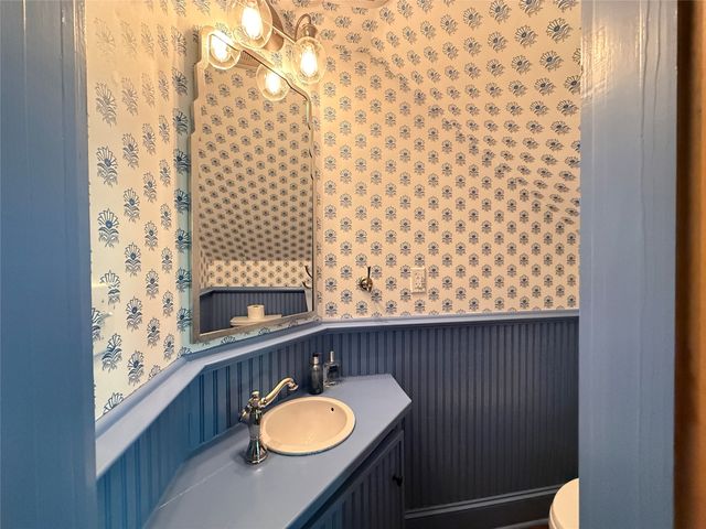 1100 Crazy Horse Trail, Burleson, TX 76028