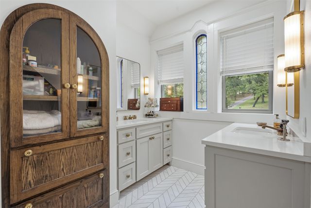 1100 Crazy Horse Trail, Burleson, TX 76028