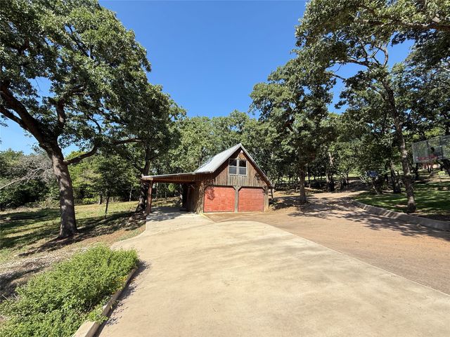 1100 Crazy Horse Trail, Burleson, TX 76028