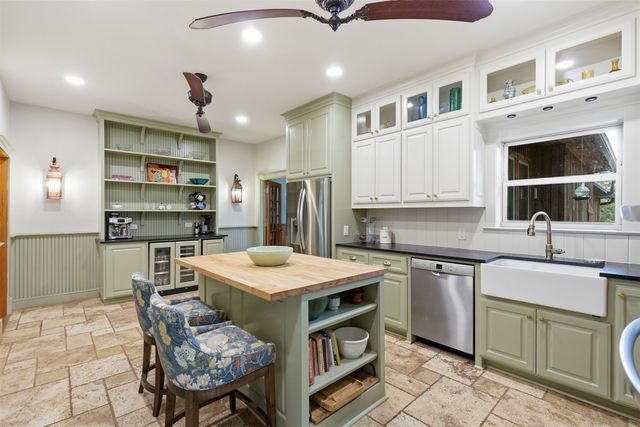 1100 Crazy Horse Trail, Burleson, TX 76028