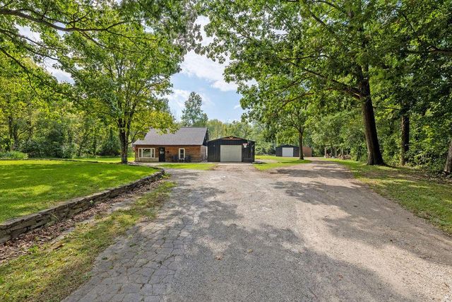 1621 Hogback Road, Sunbury, OH 43074