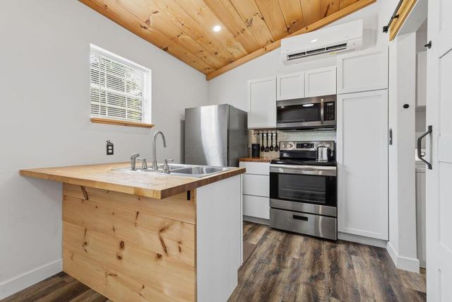 1621 Hogback Road, Sunbury, OH 43074