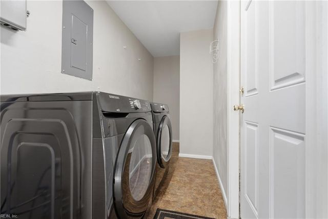 208 Great Hall CT, Virginia Beach, VA 23452