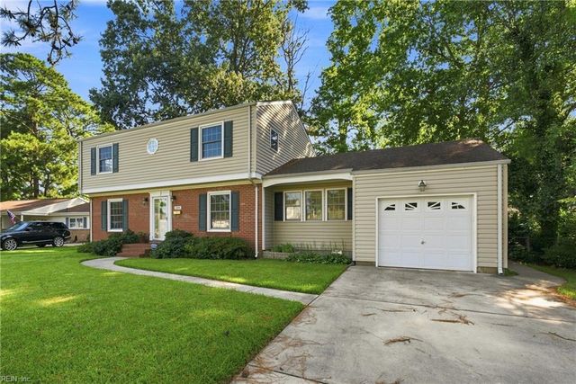 208 Great Hall CT, Virginia Beach, VA 23452