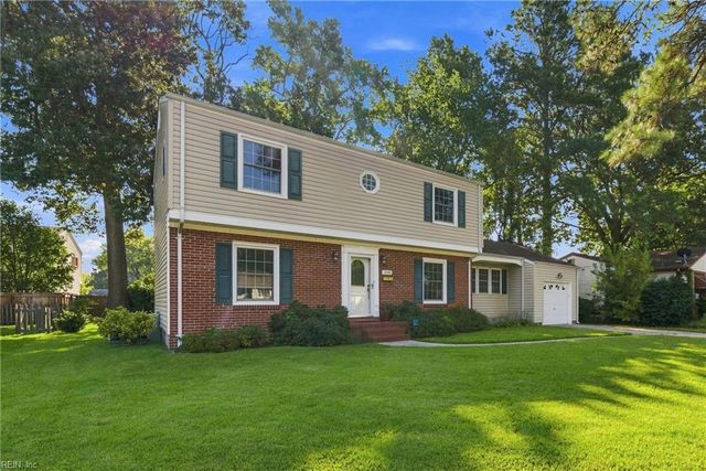 208 Great Hall CT, Virginia Beach, VA 23452