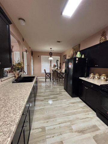 226 Persimmon Drive, Baytown, TX 77520