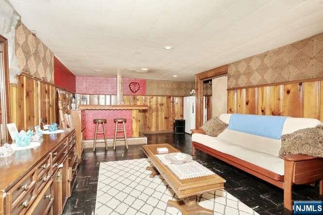 218 Hickory Avenue, Bergenfield, NJ 07621