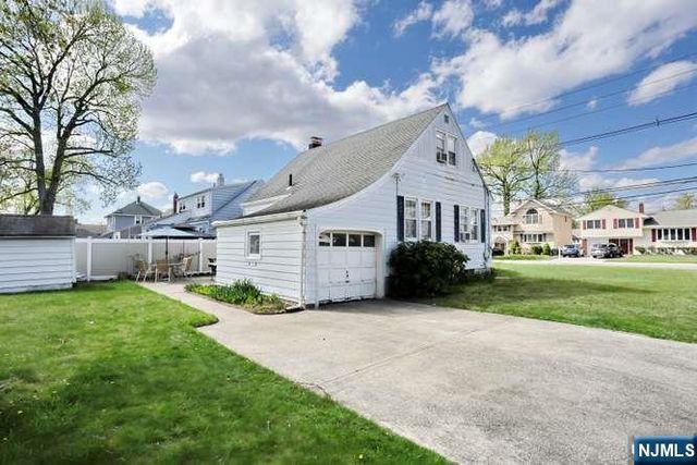 218 Hickory Avenue, Bergenfield, NJ 07621