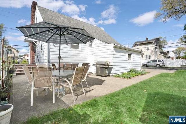 218 Hickory Avenue, Bergenfield, NJ 07621