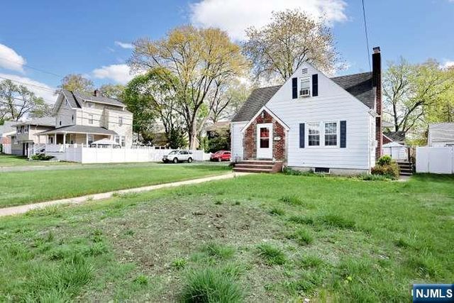 218 Hickory Avenue, Bergenfield, NJ 07621
