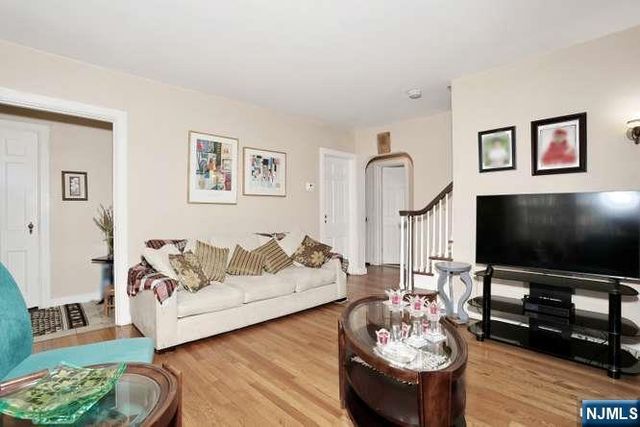 218 Hickory Avenue, Bergenfield, NJ 07621